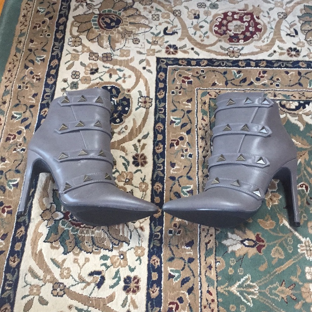 Shoedazzle Taupe Bootie Heels